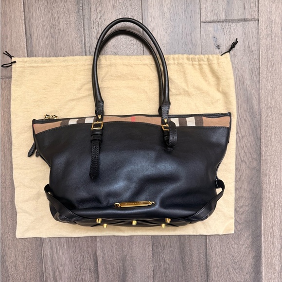 Burberry Black Leather Salisbury Tote Bag - Picture 2 of 12